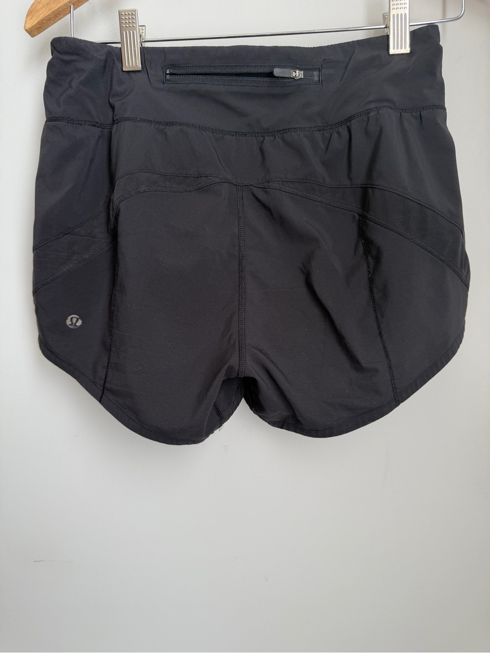 Lululemon Women's Gait Keeper
Short 3.5" Inseam Lined Black Reflective Sz 4 - Picture 4 of 8
